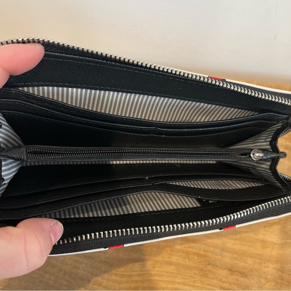 Loungefly white‎ Mickey Mouse leather long wallet GUC - Picture 5 of 6